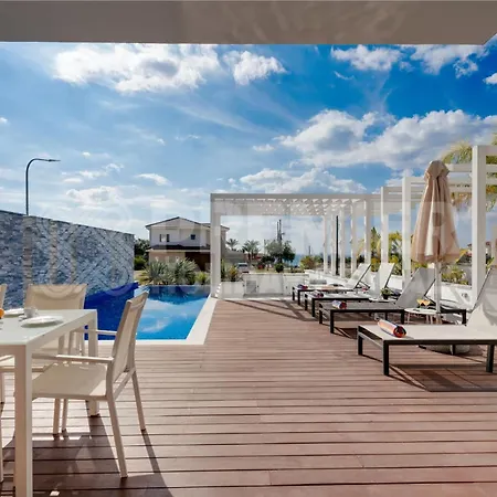 3br With Pool And Hot Tub - Olive By Premier Vilă Ayia Napa