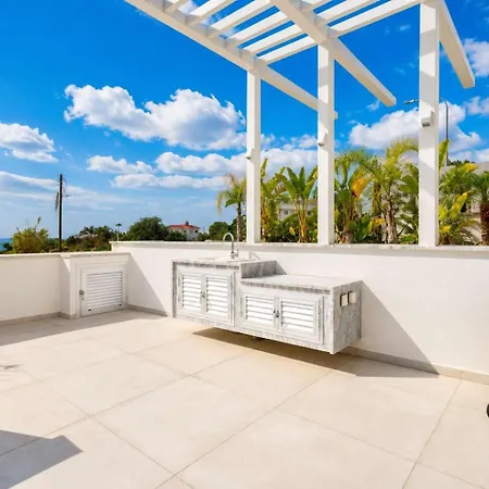 3br With Pool And Hot Tub - Olive By Premier Vilă Ayia Napa